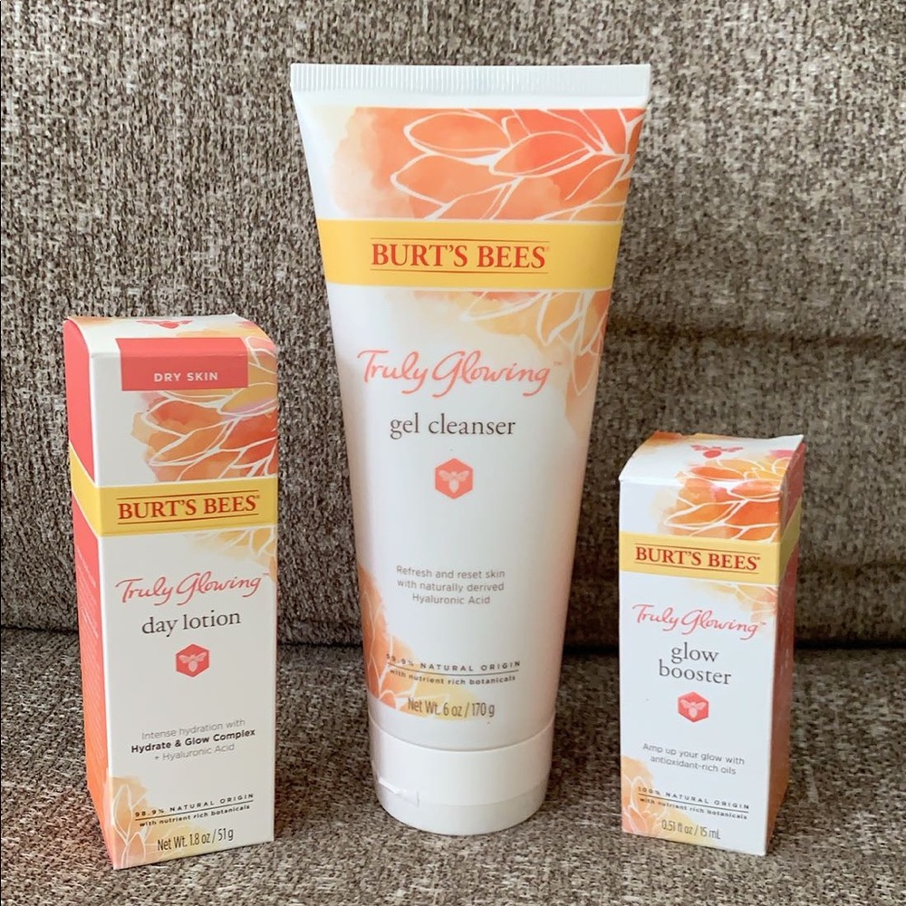 Burts Bees 3 piece Truly glowing set
